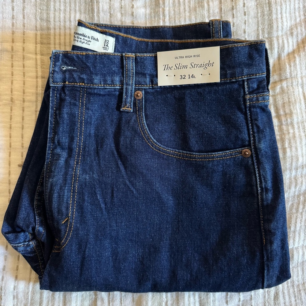 Abercrombie & Fitch The Slim Straight Ultra High Rise Jeans